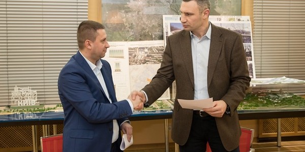 Забудовник пішов на компроміс щодо будинків на місці Сінного