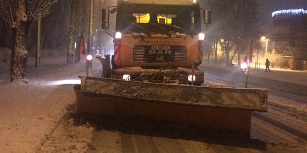Комунальники оперативно зреагували на снігопад [фото]