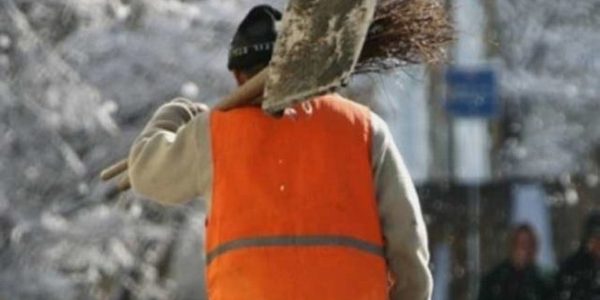 У Києві 5 тисяч комунальників взялися розчищати місто від снігу