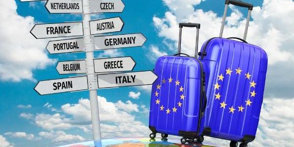 Понад 300 тис. українців поїхали у Європу без віз