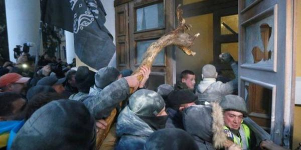 Через сутички під Жовтневим палацом постраждало 60 нацгвардійців