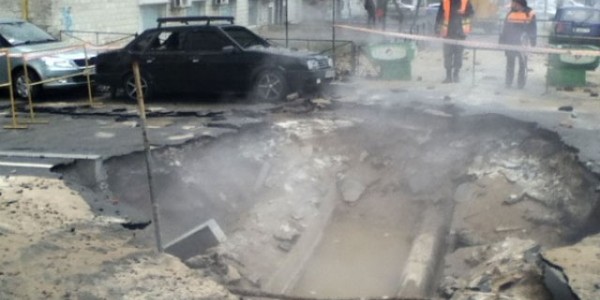 З середини жовтня у Києві вже 2,7 тисячі разів латали теплотраси