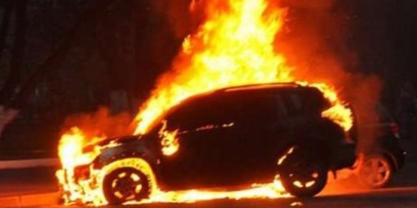 За останню добу вогнеборці двічі «рятували» палаючі іномарки
