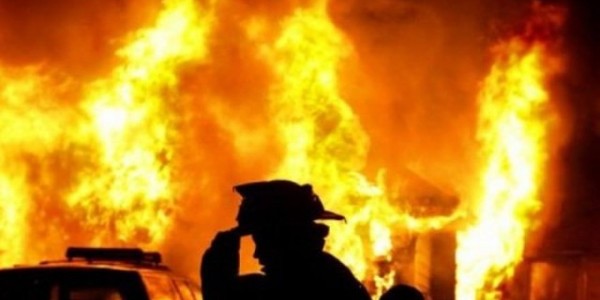 Серед ночі сталася пожежа у багатоповерхівці в Києві