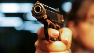 Зловмисники побили та відібрали сумку у киянина
