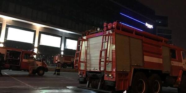 Під час гасіння пожежі у торгівельному центрі у Києві евакуювали 25 громадян