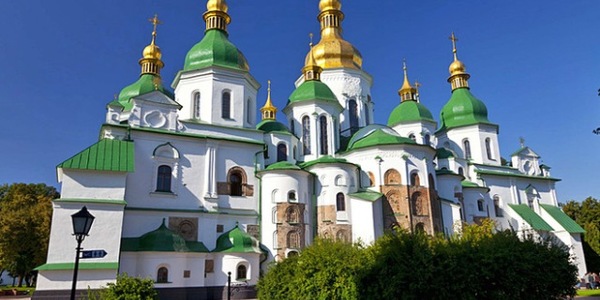 У Києві показали як прочищають стародавні вентиляційні шахти у Софійському соборі [фото]