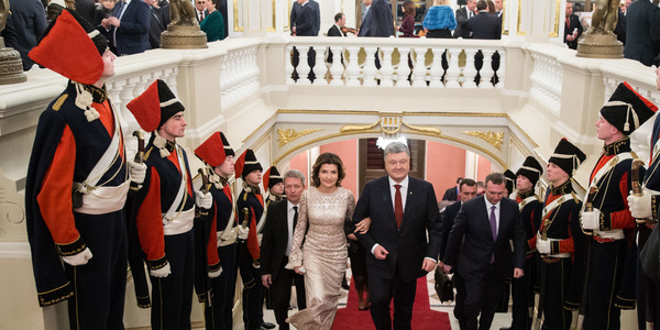 У Маріїнському палаці влаштували розкішний дипломатичний прийом [фото]