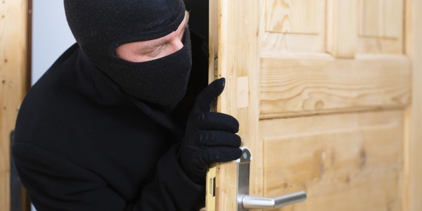 У Києві правоохоронці затримали п’ятеро домушників одночасно