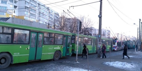 Сьогодні вночі тролейбуси на столичну Троєщину змінять рух