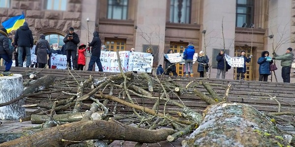 Захисники парку «Крістерова гірка» сьогодні «штурмували» Київраду [відео]