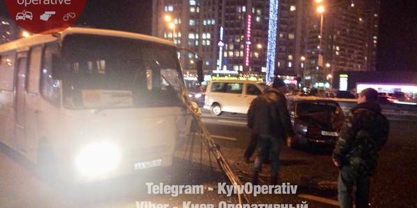 У гонитві за пасажирами водій маршрутки спровокував ДТП