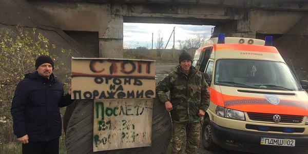 Про медиків АТО: ризикуючи власним життям, рятують чужі