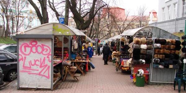 Влада Києва прибирає торговців з Андріївського узвозу