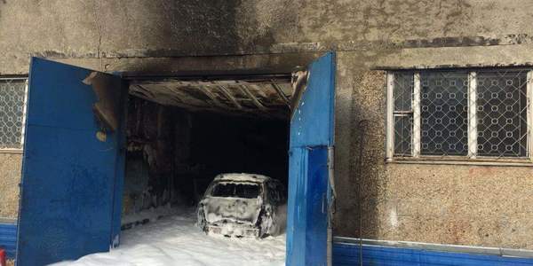 Вибух на СТО: пошкоджено чотири автівки