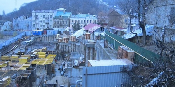 Містобудівна комісія Київради пояснює, чому не підтримує будівництво готелю на Андріївському узвозі