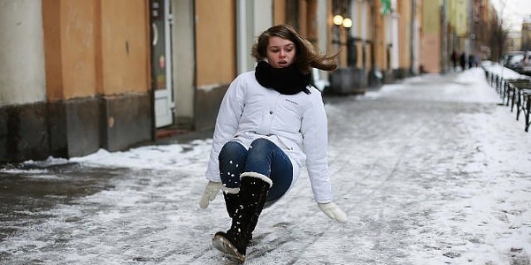 Обережно на дорогах: киян попередили про ожеледицю та морози
