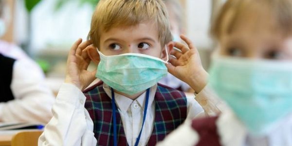 Куди діти дитину під час карантину: гроші вирішують все