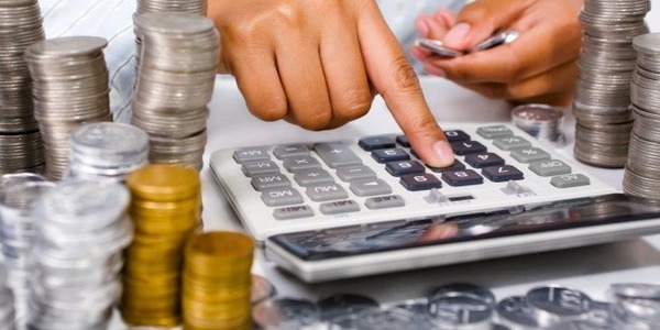 Надходження податку на доходи фізичних осіб у столиці продовжує зростати: виграє освіта та медицина