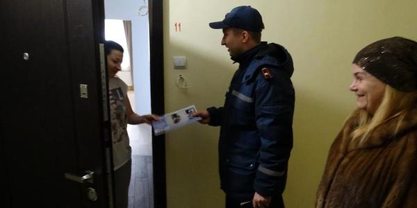 У домівки киян навідуються рятувальники із застереженнями
