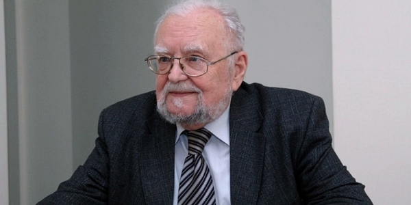 Вулицю можуть перейменувати на честь Мирослава Поповича