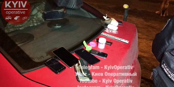 На Лісовому проспекті водія зловили з краденими телефонами, наркотиками та пістолетом