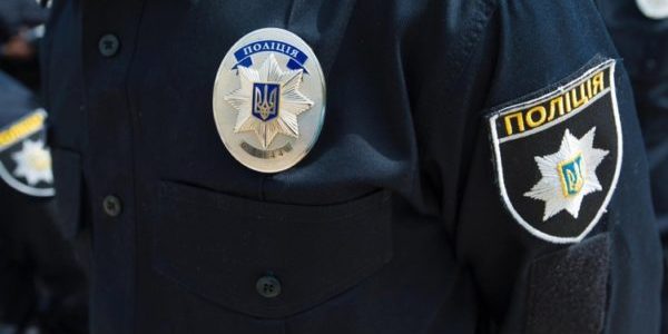За напад на поліцейського, чоловікові загрожує до 5 років позбавлення волі