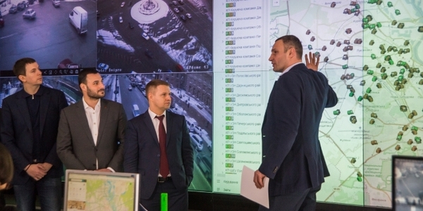 Оперативний штаб Києва: вчора був тільки початок снігопадів, місто готується до нової навали