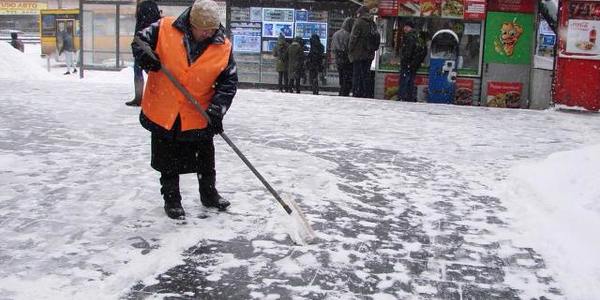 У Києві масово штрафують за неприбраний сніг