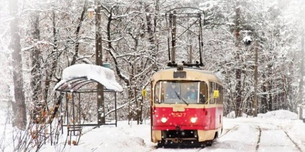 Електротранспорт столиці змушений цілодобово курсувати містом 