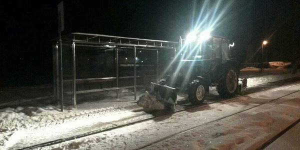 Як прибирали сніг у Києві вночі
