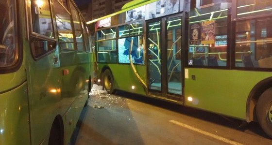 Громадському транспорту дозволили не дотримуватись розкладу руху