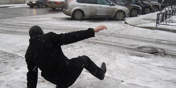 Через ожеледь у Києві пасажирський транспорт вибився з графіку