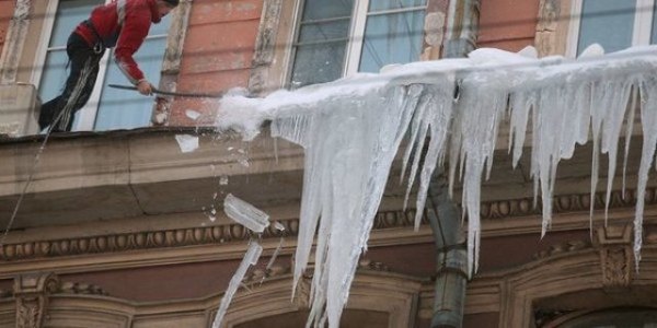 У Києві за день покарали гривнею 40 підприємств за бурульки
