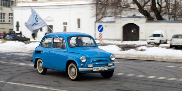 Столичні комунальники показали ексклюзивні ретро-авто