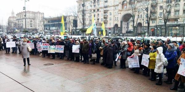 Постраждалі з будинків Войцехівського під Київрадою вимагають надати останню допомогу