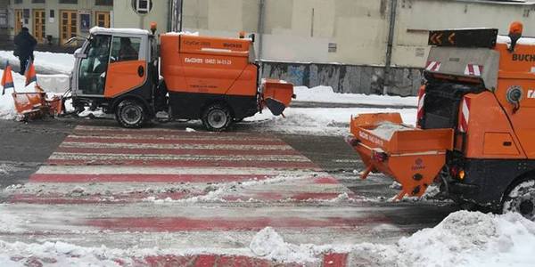 На понад 20 столичних вулицях залатали ями
