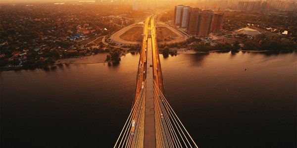 Сьогодні обмежать рух одним з головних мостів Києва