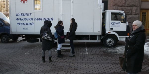 375 осіб безплатно перевірили легені на Хрещатику