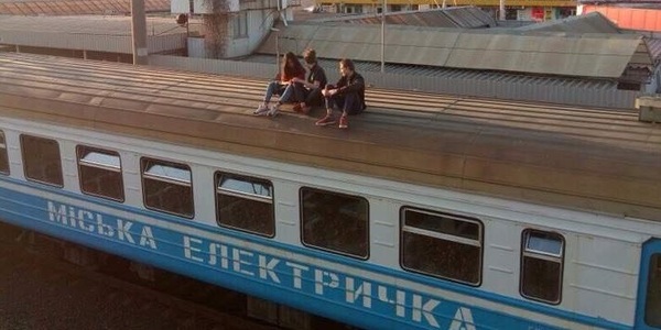 Розмальовані вагони та смертельні розваги: столичних підлітків попередили про наслідки