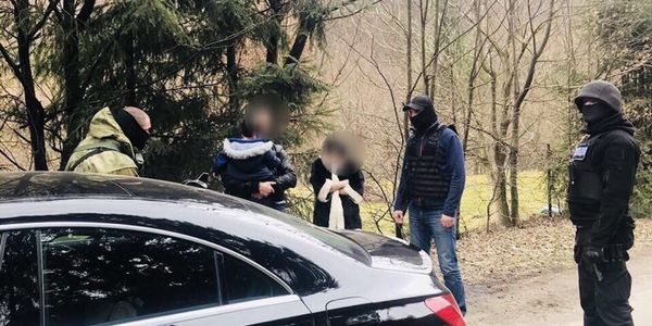 Поліцейську із банди, що діяла на залізничному вокзалі, затримали аж на Закарпатті