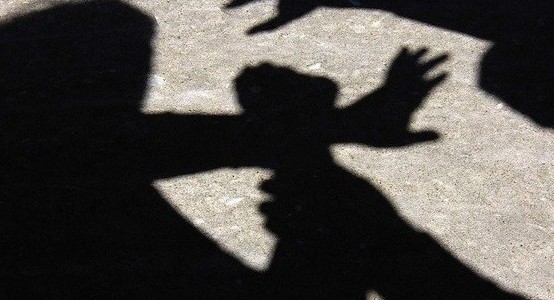 Поки чоловік очікував електичку, його встигли обікрасти