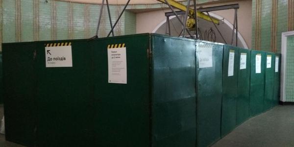 На станції метро Хрещатик закрили ескалатор на 3 місяці