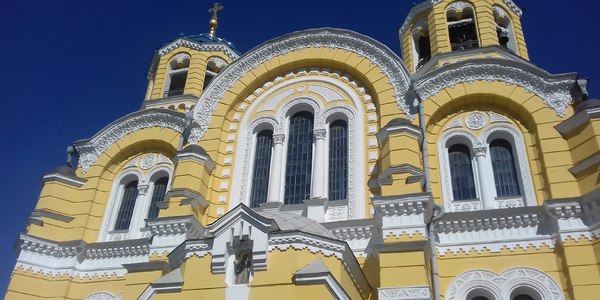 Святковий репортаж: священик розповів, що має бути у великодньому кошику