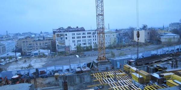 КМДА вимагає зупинити будівництво на Андріївському узвозі