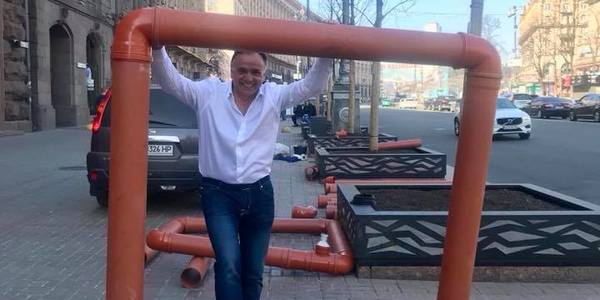 Дерева на Хрещатику матимуть персональний полив