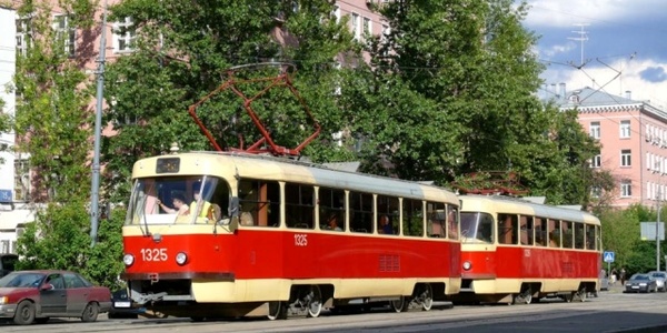 Завтра трамваї на лівобережжі будуть замінені автобусами