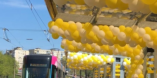 Кияни вражені: Борщагівку «завалили» повітряні кульки