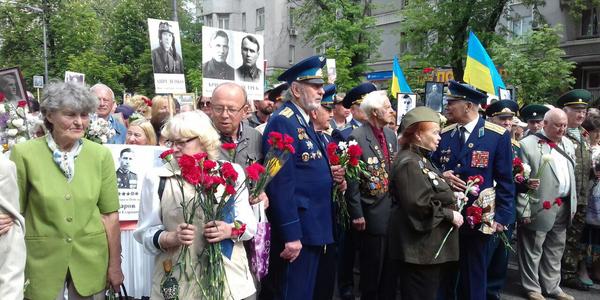 Мітинг до 9 травня у Києві: натовпи, бійки, скандали