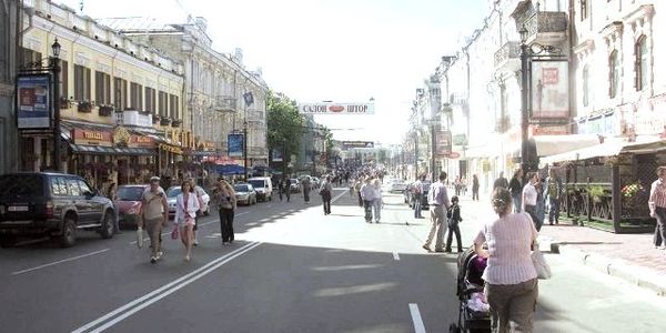 Подільська РДА знайде вандала, що заїхав у пішохідну зону